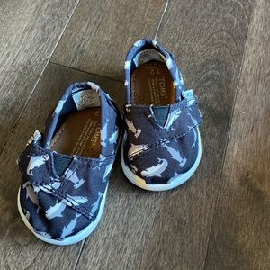 Toms size 2
